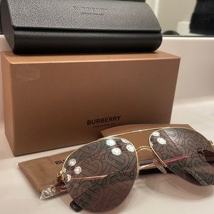 Burberry Logo Aviators